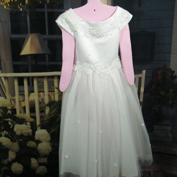 Robe de bouquetière ou première communion avec dentelle et perles - Picture 1 of 9